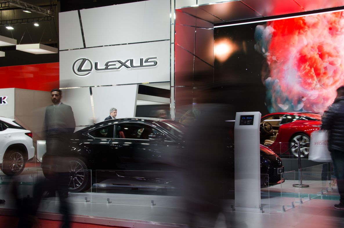 Stand de acrilico para Lexus