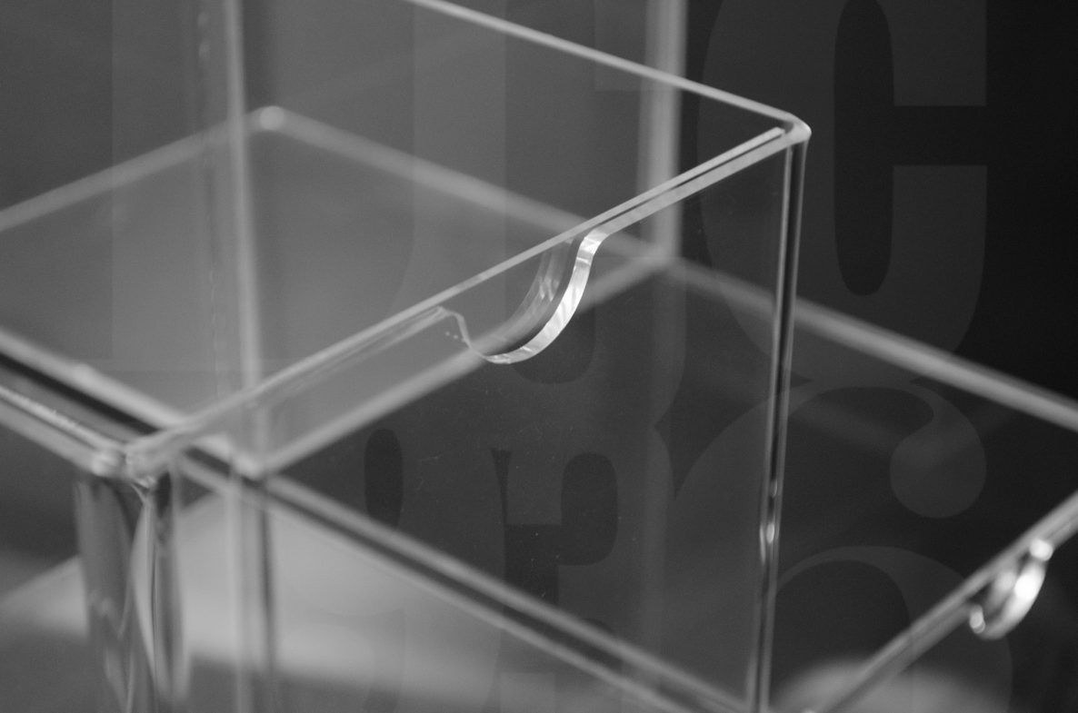 DISPLAY DE ACRILICO CRISTAL.-