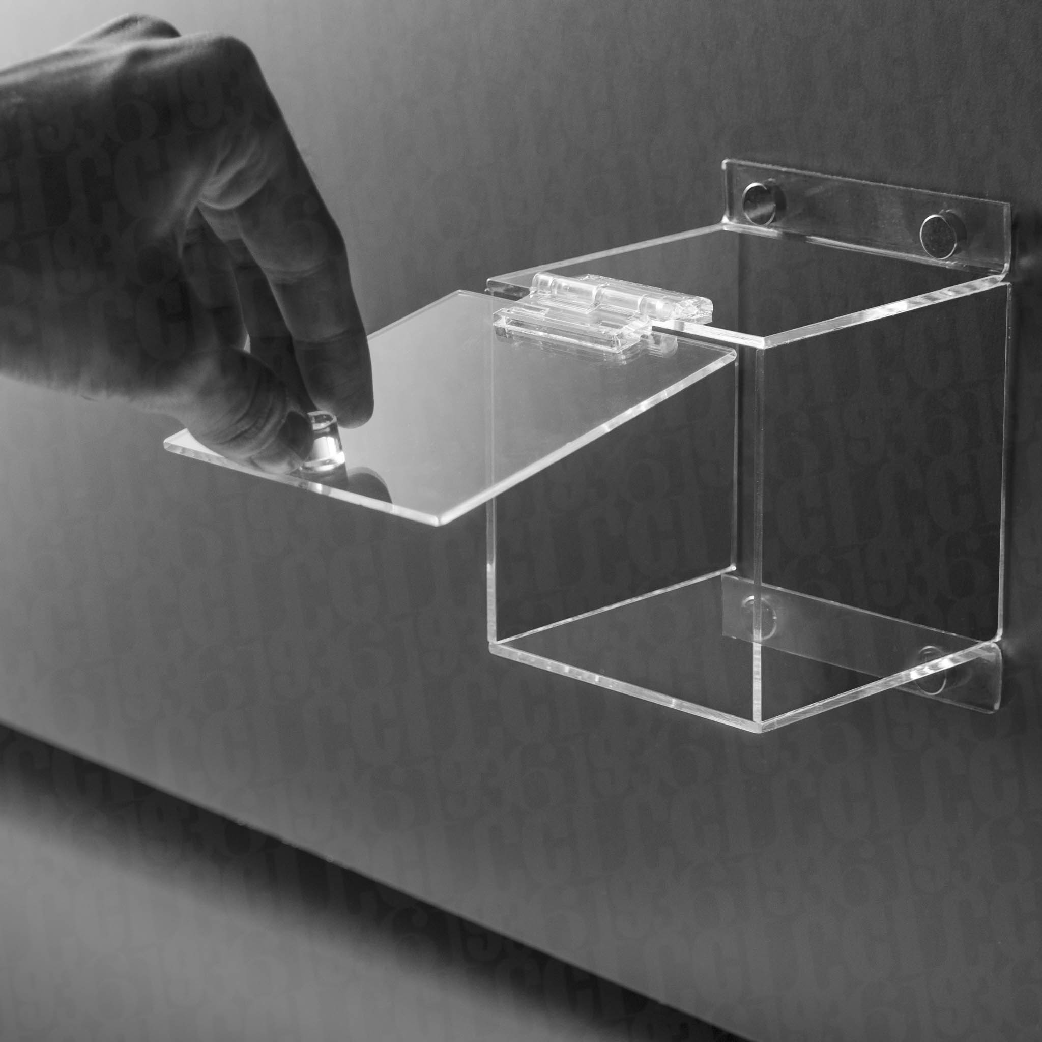 Caja de acrílico para pared
